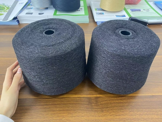Black 19s/2 14% Stainless Steel Fiber With 86% Acrylic Fiber Blended Touch Screen Conductive Yarn